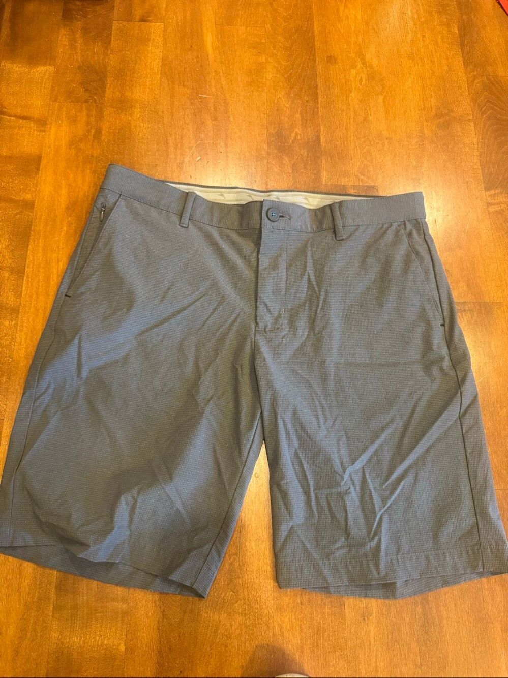Tommy Bahama Men’s Size 36 Gray Performance Golf Shorts Stretch Zip Pockets